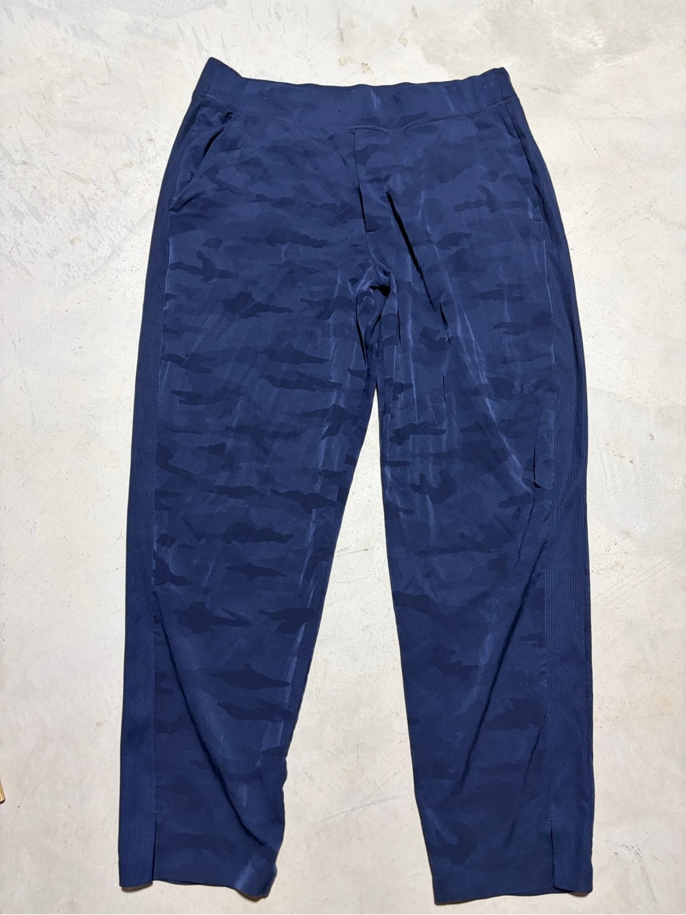 Athleta Navy brooklyn ankle Camo pants 12